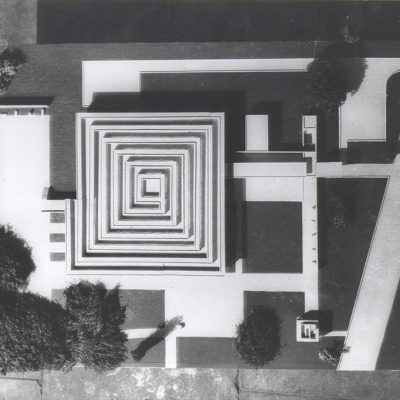 Musée à croissance illimitée, Sans lieu, 1939