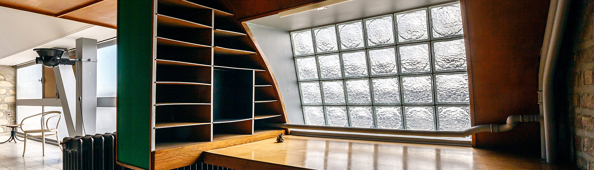 Le bureau de Le Corbusier dans son appartement © FLC / ADAGP / Frédéric Betsch