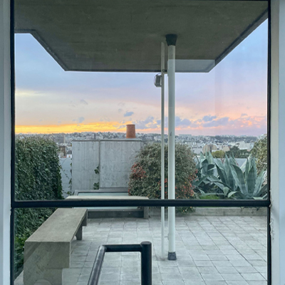 Toit-terrasse de l'appartement-atelier de Le Corbusier au coucher du soleil © FLC / ADAGP / Ilona Bernard