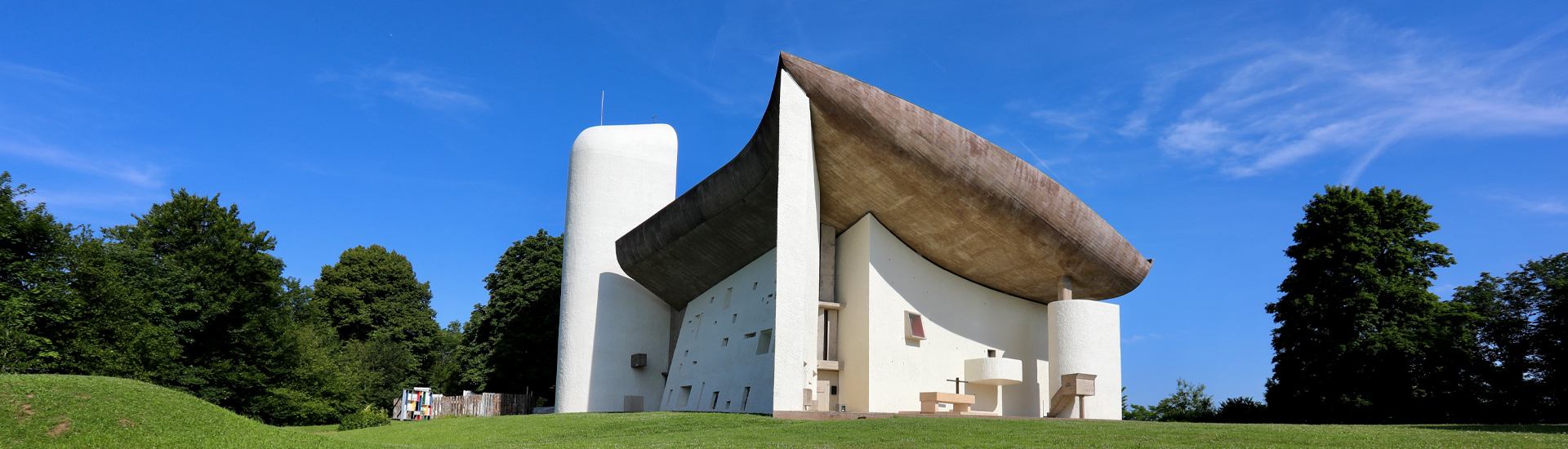 Chapelle Notre-Dame du Haut de Ronchamp, architecte Le Corbusier, restaurée en 2025.